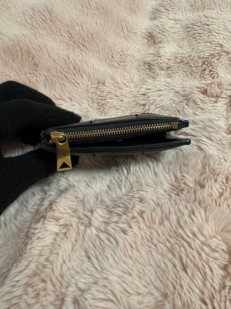 【極美品】(当日発送)BOTTEGA VENETA ブラック二つ折り財布