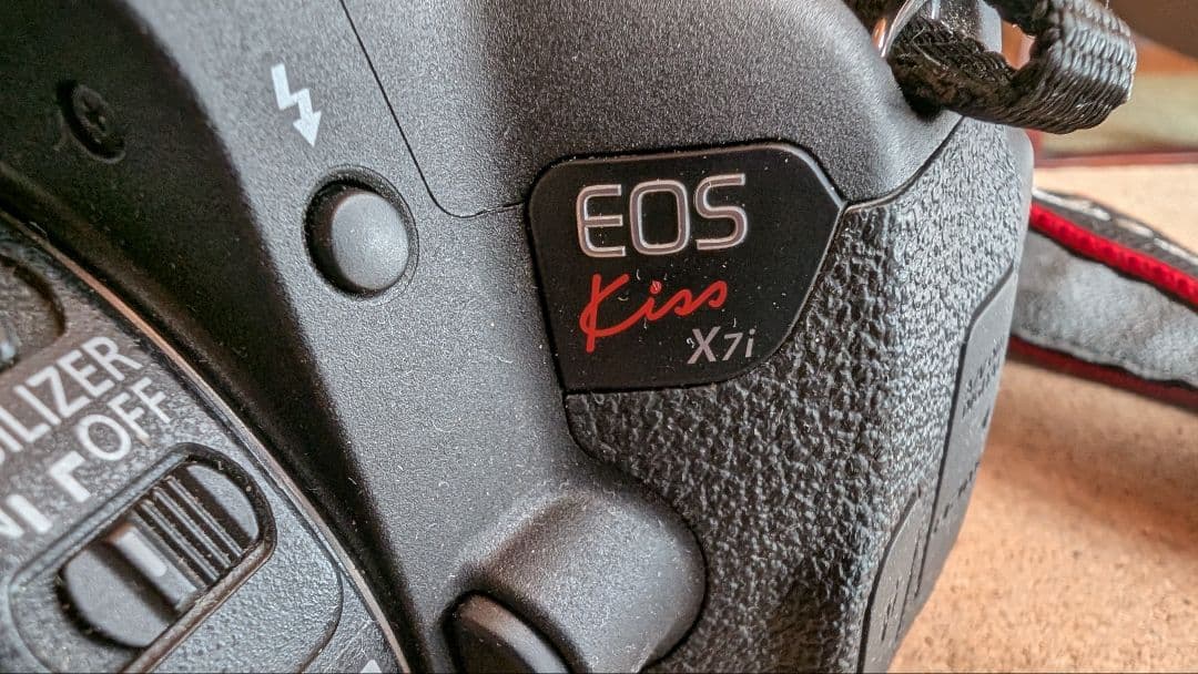 Canon EOS Kiss X7i デジタル一眼レフカメラ