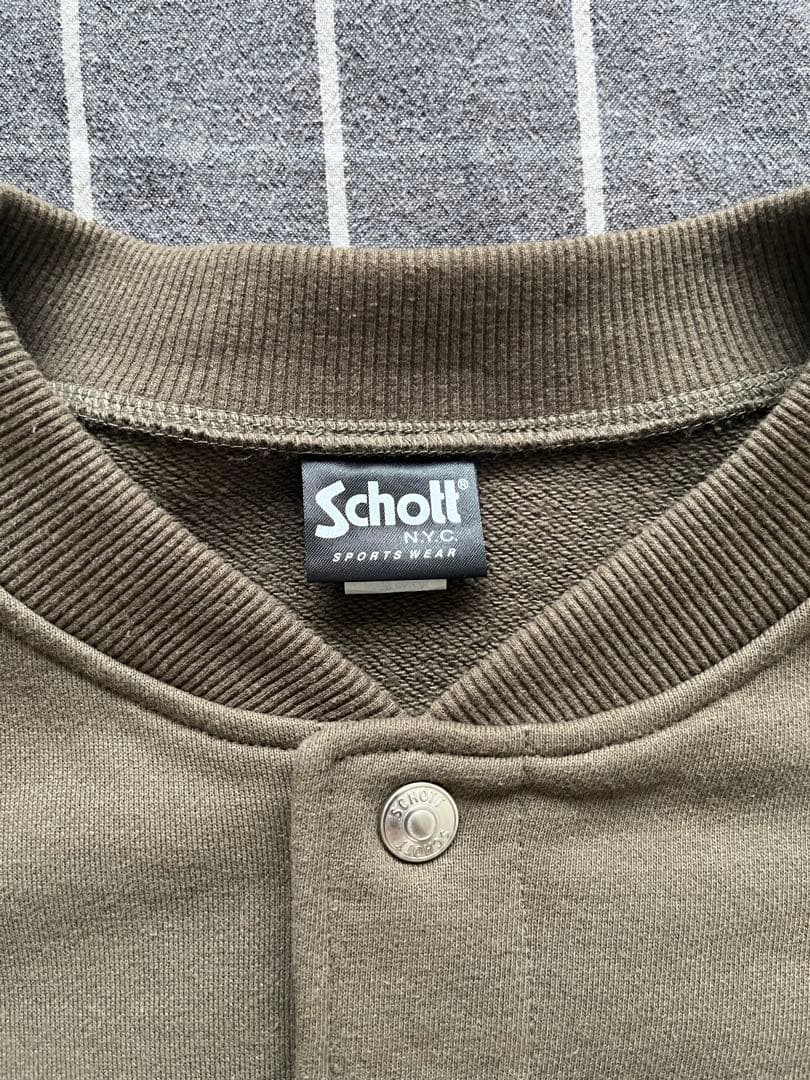 Schott オリーブ ボタン付きスウェット