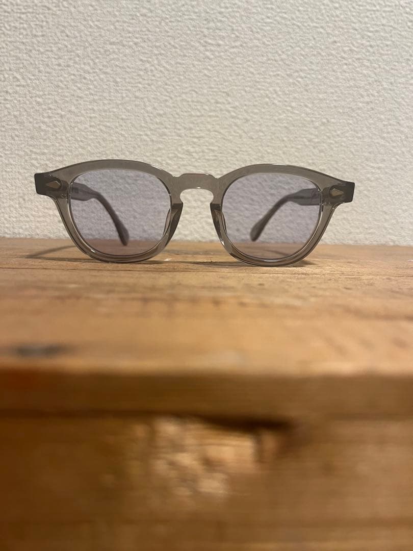 JULIUS TART OPTICAL グレー サングラス