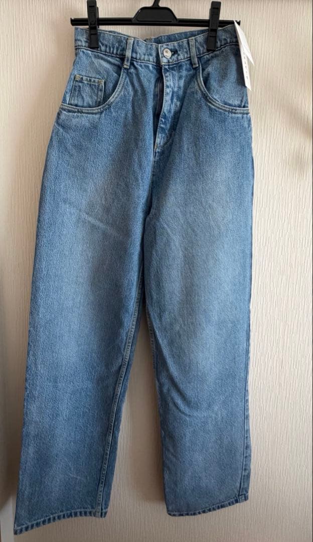 新品未使用タグ付　ハイブリーチデニムパンツ　FRAY I.D