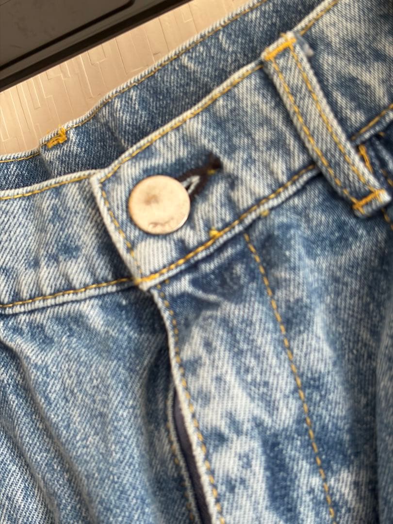 新品未使用タグ付　ハイブリーチデニムパンツ　FRAY I.D