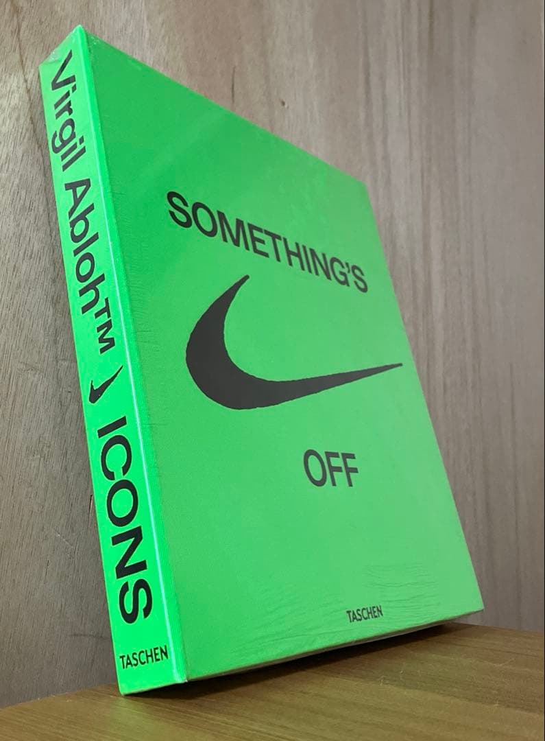 ナイキ SOMETHING'S OFF Virgil Abloh vuitton