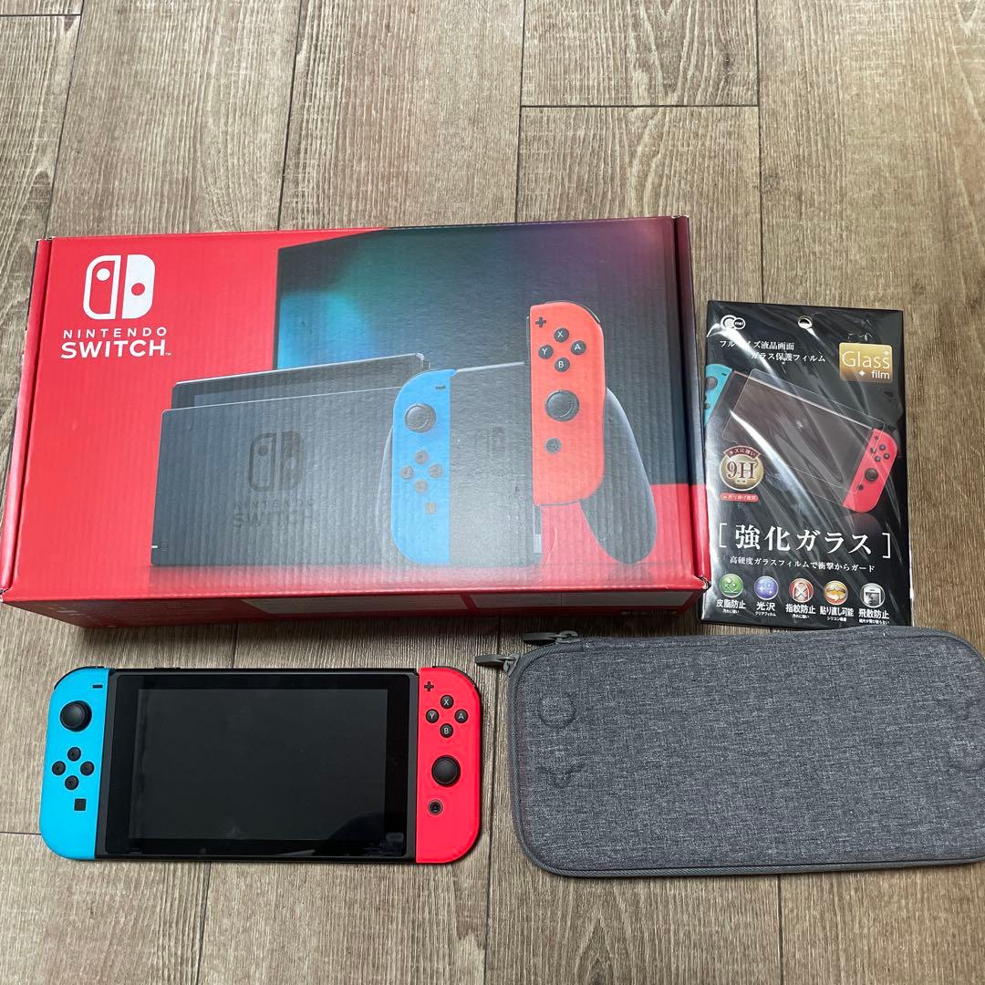 2.3回使用　ケース・フィルム付きNintendo Switch 本体