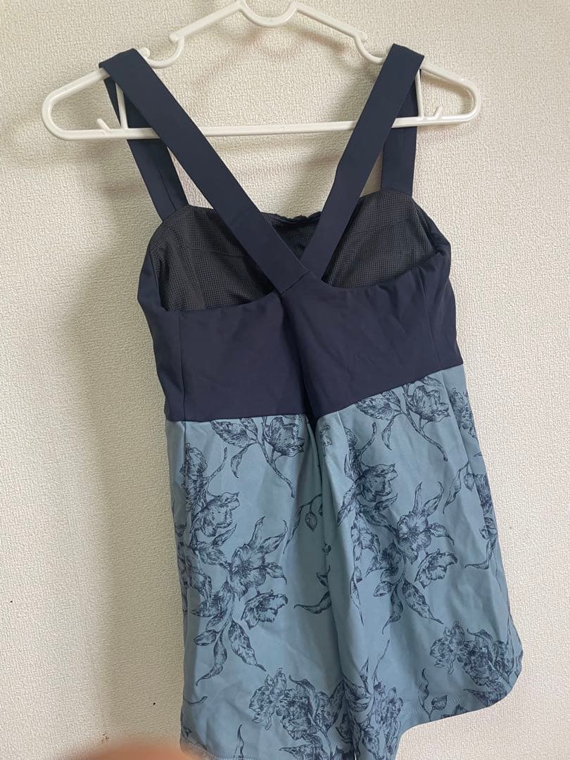 新品LサイズSUKALAスモークグリーン クロスバック ヨガウェア