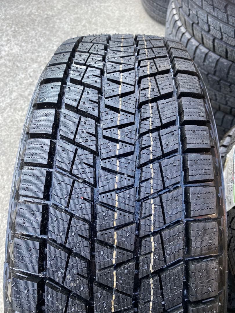 BRIDGESTONE BLIZZAK DMV1 225/60/18 4本セット