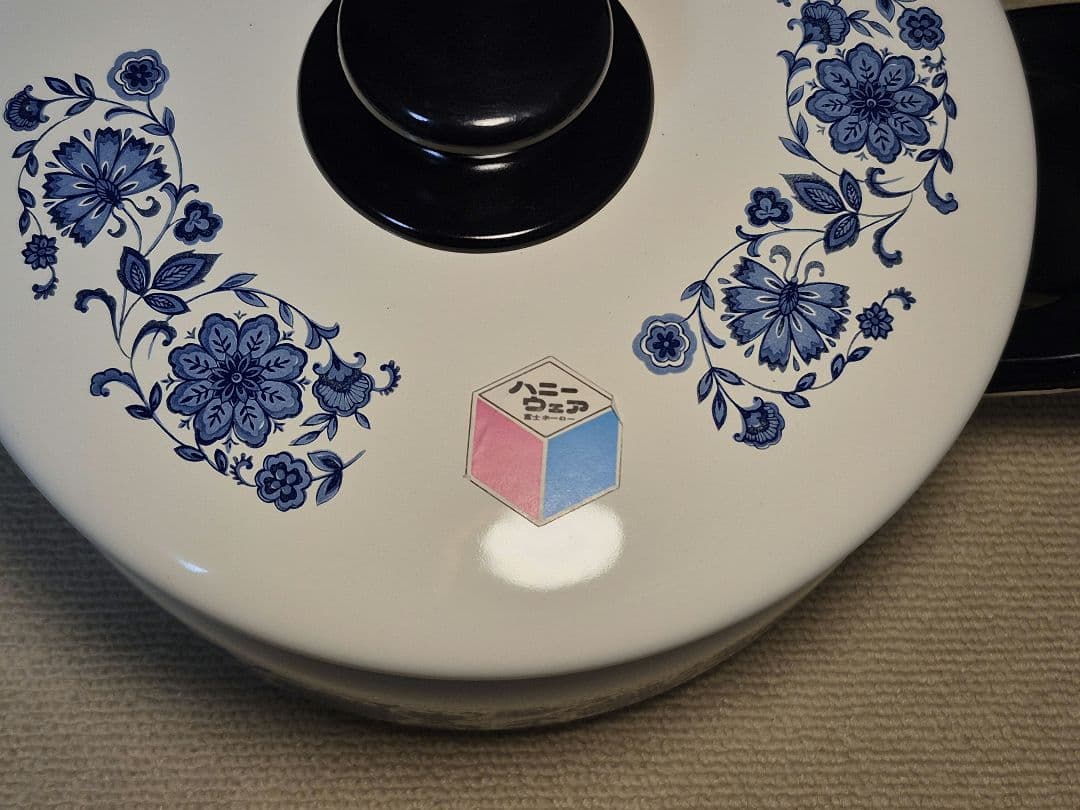 専用出品　レトロ　フジホーロー ハニーウェア　片手鍋／両手鍋　花柄(ブルー)