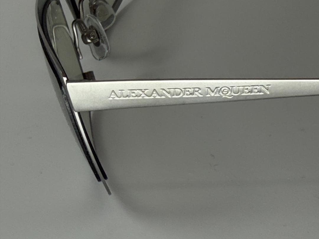 ALEXANDER MCQUEEN シルバー サングラス 未使用超美品