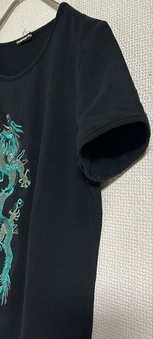 VIVIENNE TAM ヴィヴィアンタムブラックドラゴン龍　Tシャツ 刺繍