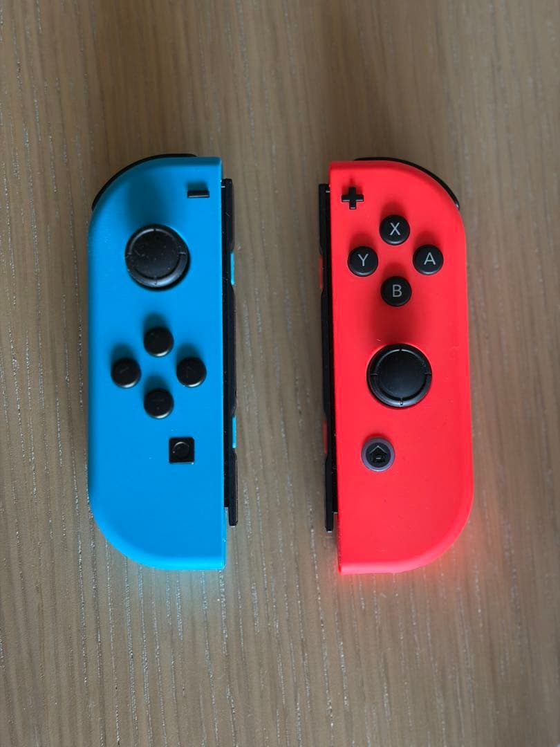 s*a様 Nintendo Switch 本体 青/赤