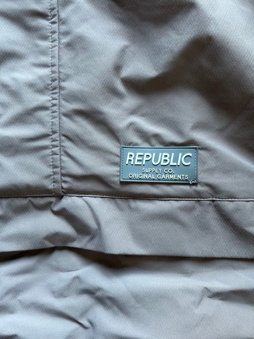 REPUBLIC フード付きベージュジャケット S