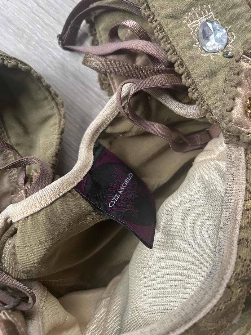 希少 ozz angelo 刺繍フレアワンピース
