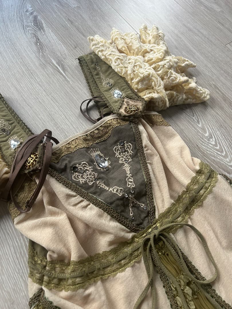 希少 ozz angelo 刺繍フレアワンピース