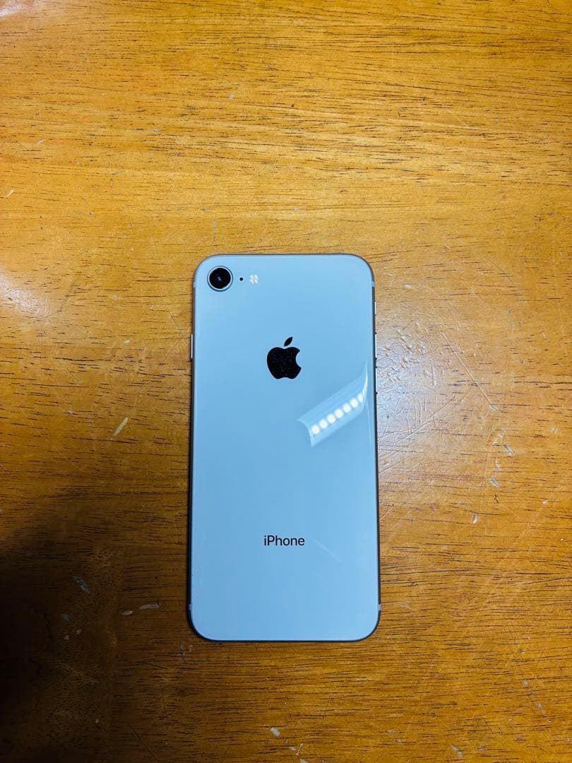 【美品】Apple iPhone 8 シルバー 本体