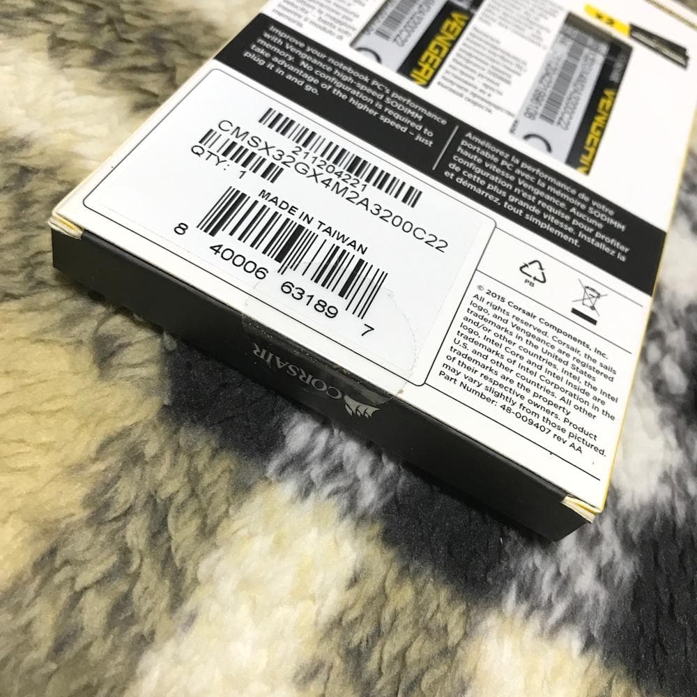 新品！ CORSAIR VENGEANCE DDR4 32GB (16GBx2)