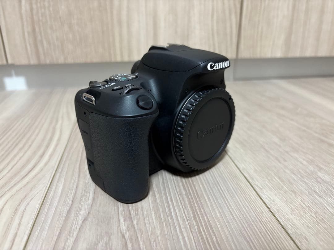 k*☆様 【超美品】キヤノン Canon EOS Kiss X9 デジタル一眼レ