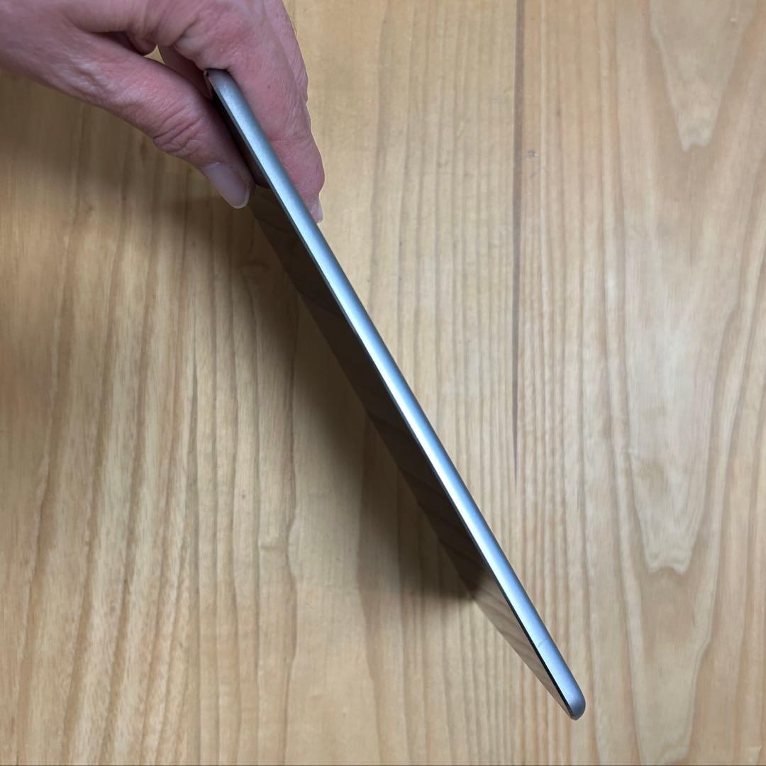 iPad mini 4 128GB 本体　シルバー