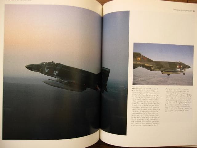 洋書 F-4 Phantom II / Tony Holmes