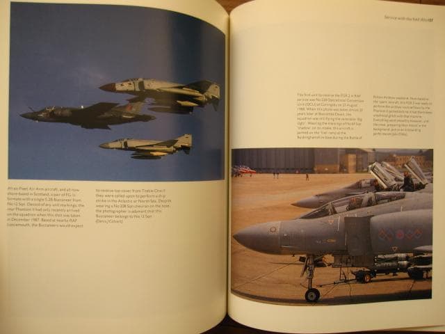 洋書 F-4 Phantom II / Tony Holmes