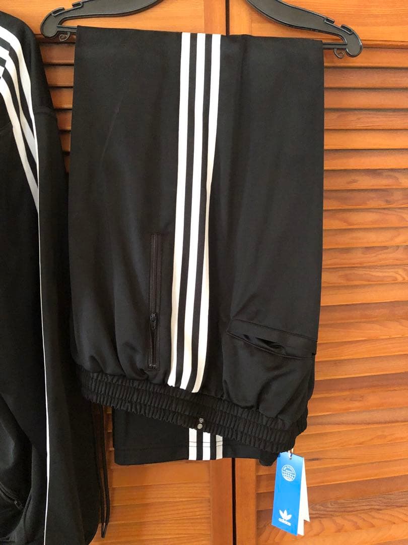 アディダス　ジャージ　黒　XL 上下セット