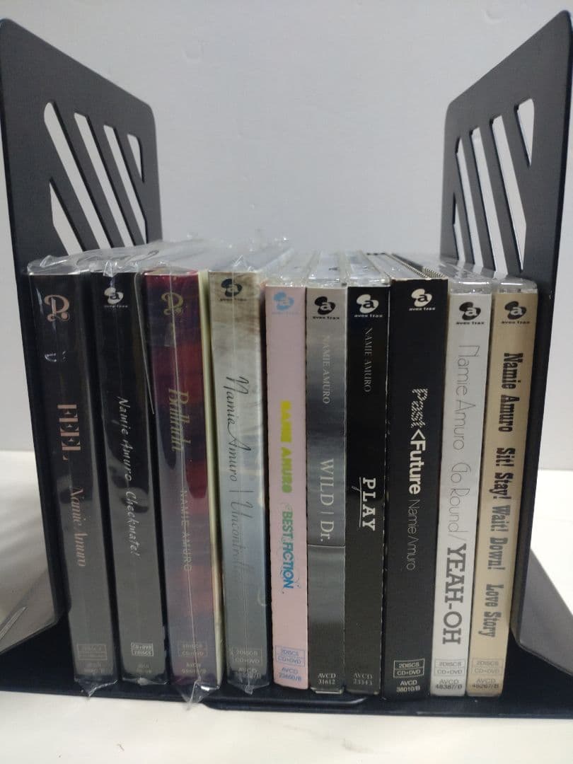 安室奈美恵 CD 10枚中8枚 初回限定パッケージ DVD付)新品、中古 まとめ