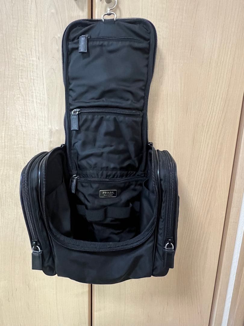 PRADA、コスメポーチ、旅行鞄、手荷物 、バニティバッグ、キャリーバッグ