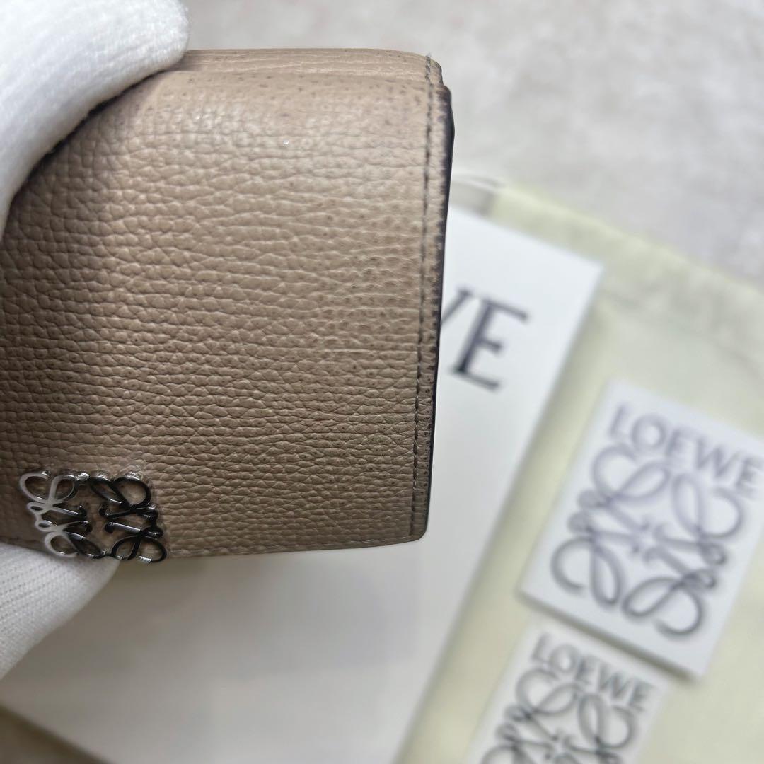 人気色✨ LOEWE ロエベ トライフォールド 三つ折り財布 サンド 箱 袋付き