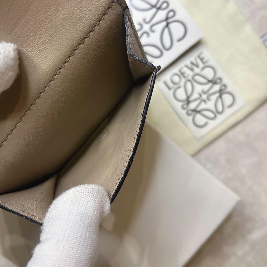 人気色✨ LOEWE ロエベ トライフォールド 三つ折り財布 サンド 箱 袋付き