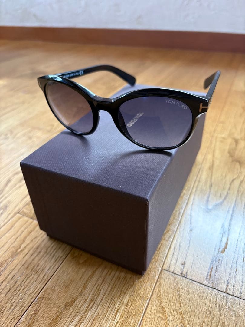 TOM FORDサングラス
