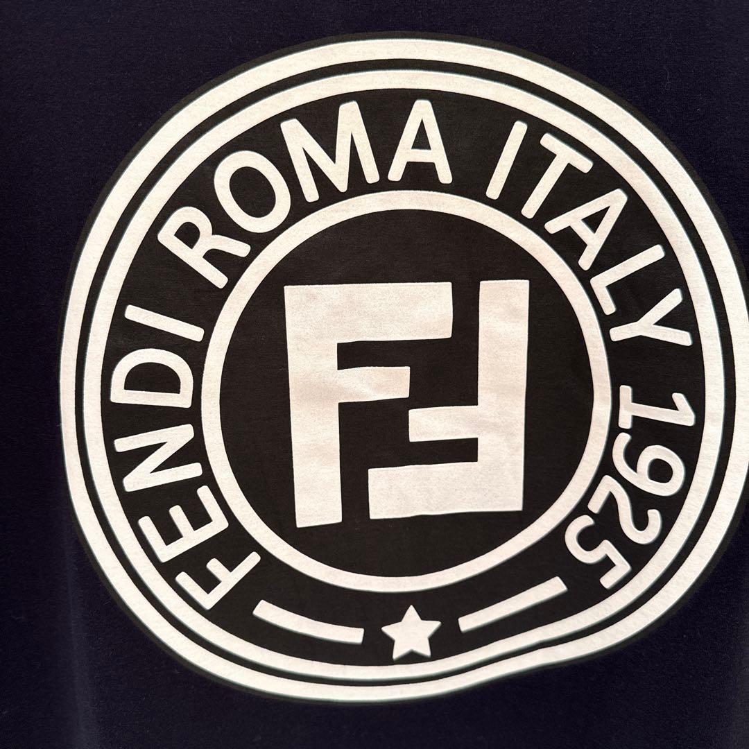 FENDI ネイビー ロゴ Tシャツ