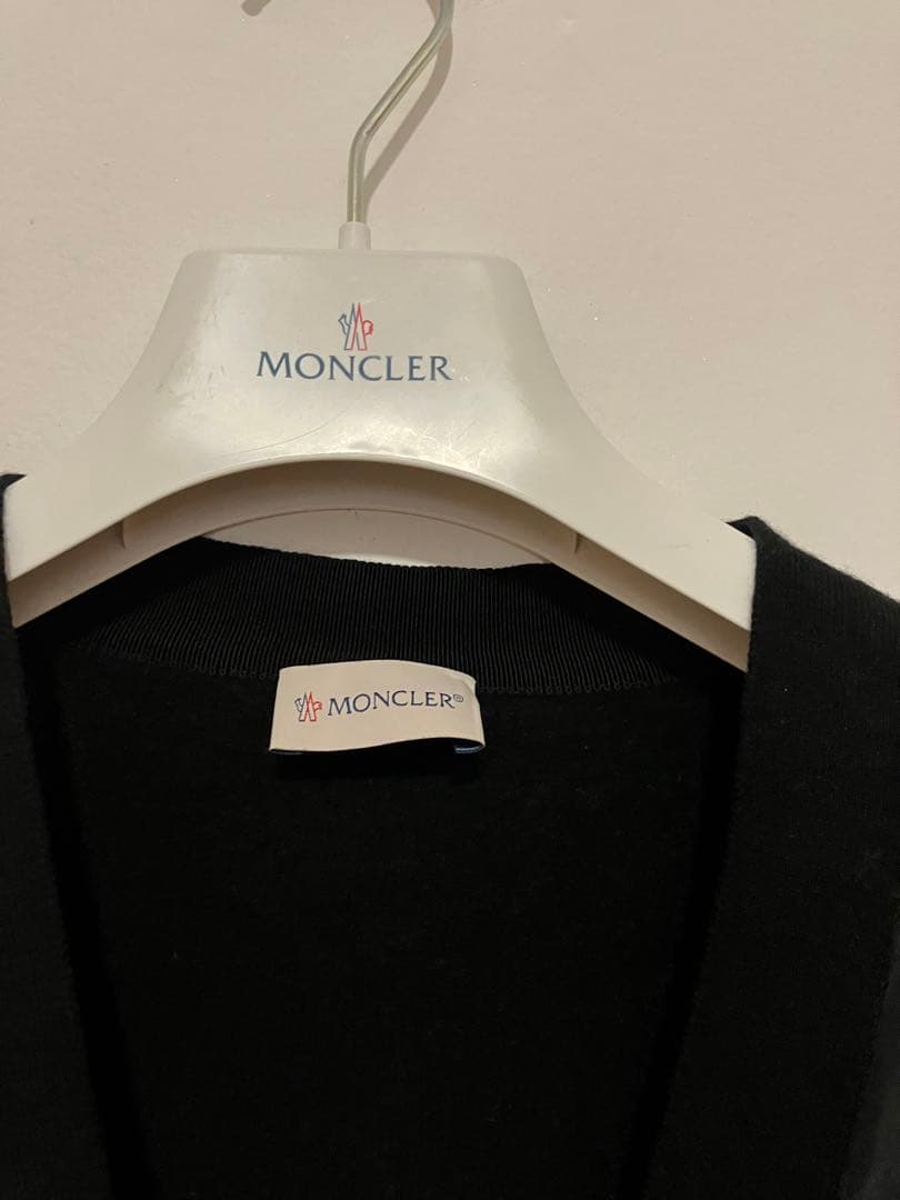 Moncler モンクレール　ウールとナイロンのコンビVネックカーディガン