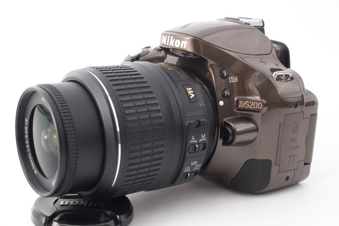 美品✨Nikon D5200 標準レンズ　希少カラー　デジタル一眼レフカメラ