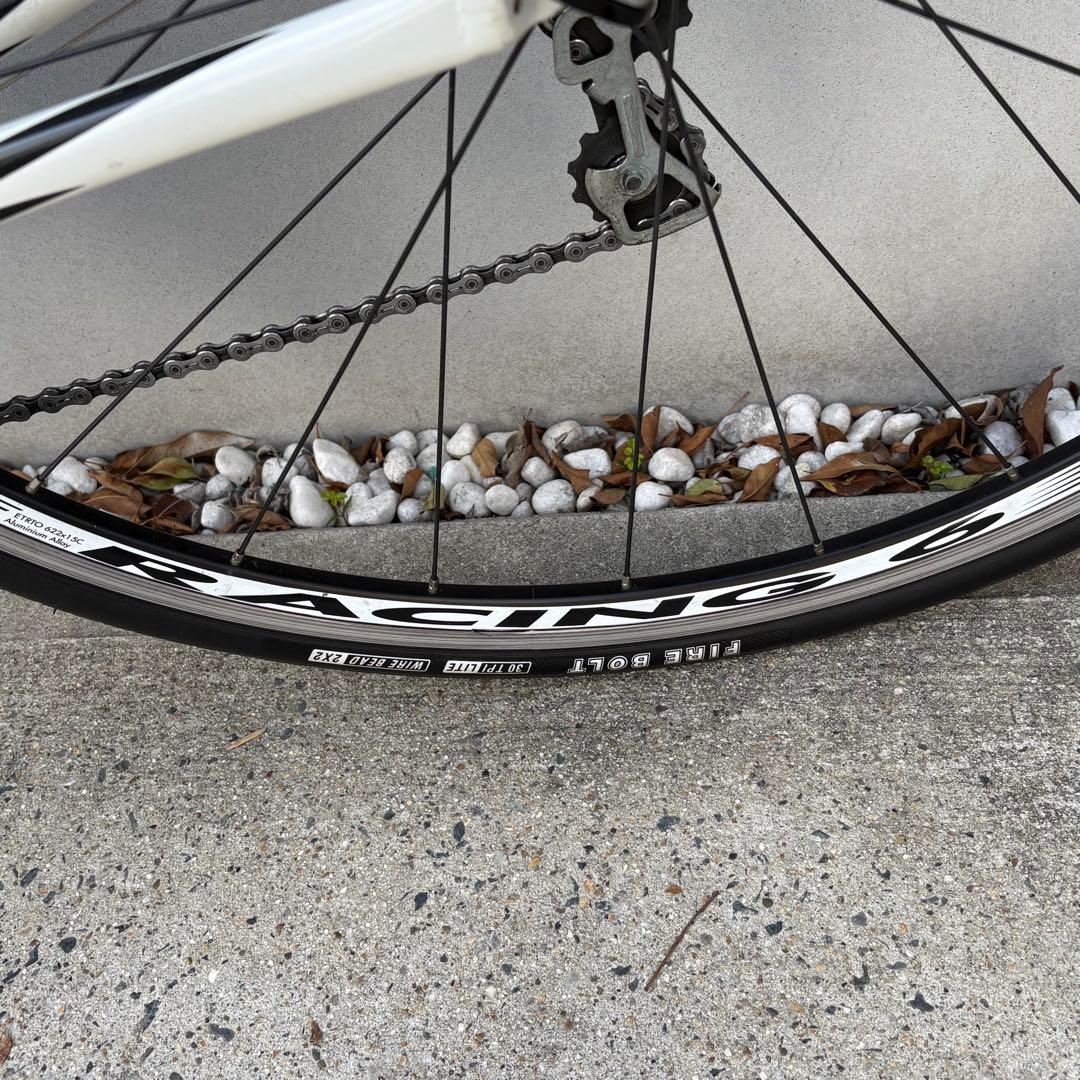 【未使用に近い】cannondale キャノンデール CAAD8 tiagra