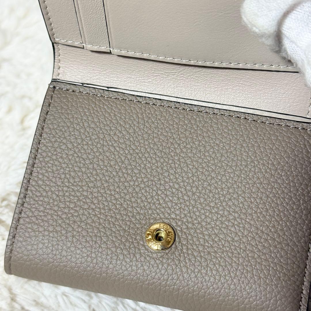 未使用✨ロエベ　アナグラム　バーティカル　トライフォールド ウォレット　レザー
