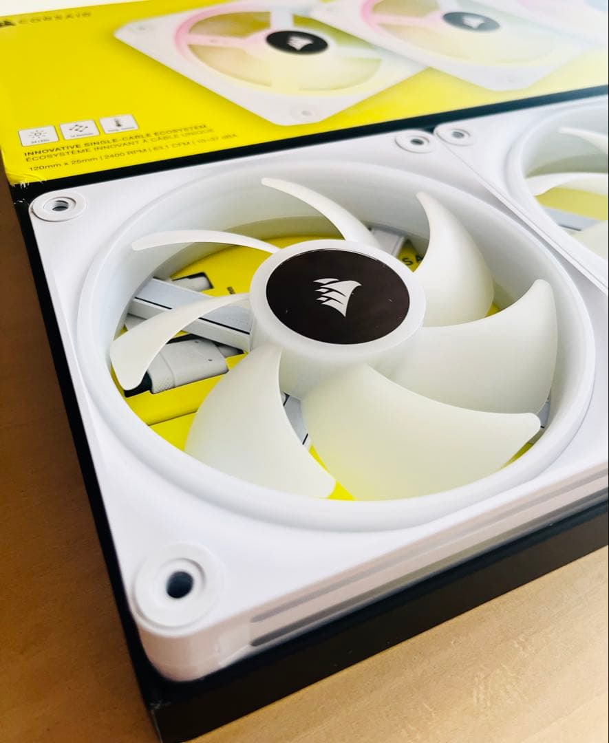 CORSAIR QX120 RGB ファン 3個セット　ホワイト①
