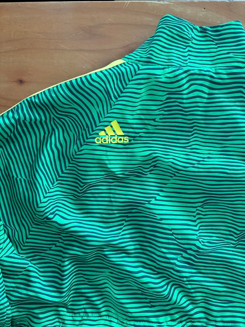 ACミラン プレゼンテーションスーツ　adidas ストライプジャージ 緑