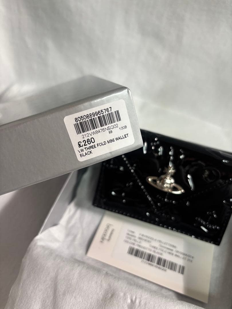 Vivienne Westwood 三つ折りミニ財布 レター　エナメル　ブラック