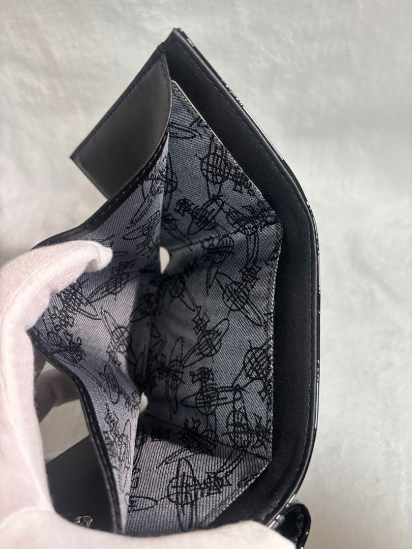 Vivienne Westwood 三つ折りミニ財布 レター　エナメル　ブラック