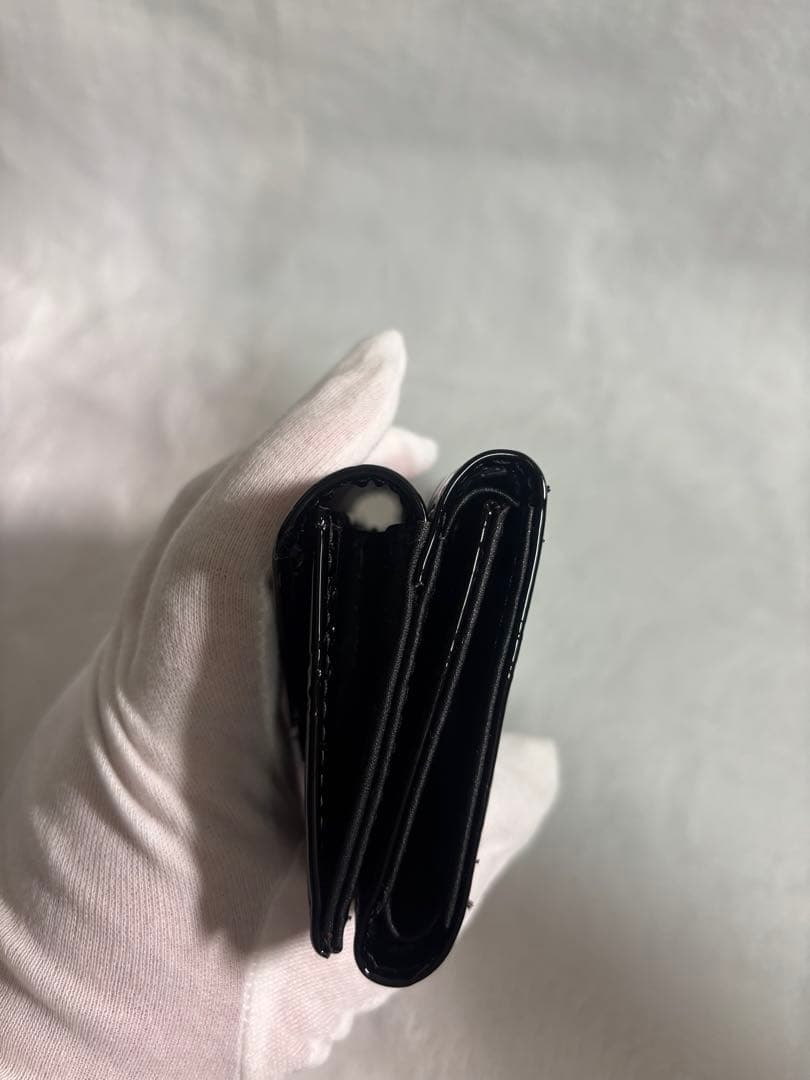 Vivienne Westwood 三つ折りミニ財布 レター　エナメル　ブラック