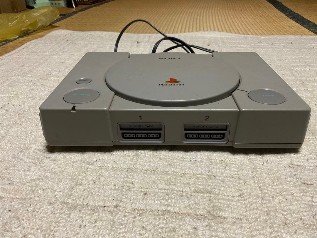 SONY／プレーステーション。モデル／SCPH-3500 コード付き本体のみ。