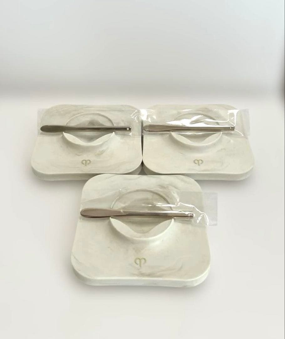 Clé de Peau Beauté クレドポーボーテ　ルフォンドゥタンn 空瓶