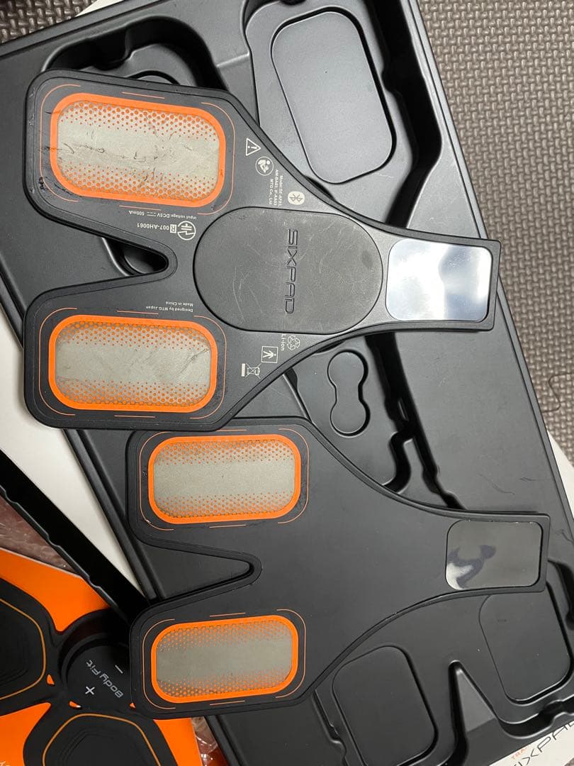 胸筋　筋トレ　チェストフィット 正規品 シックスパッド SIXPAD EMS