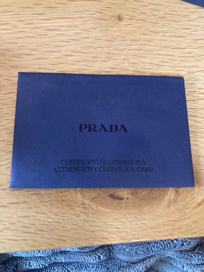 PRADA ブラックレザー 名刺入れ 箱・カード付き