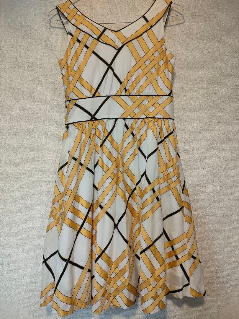 g48 BURBERRY　バーバリーブルーレーベル　ワンピース　36