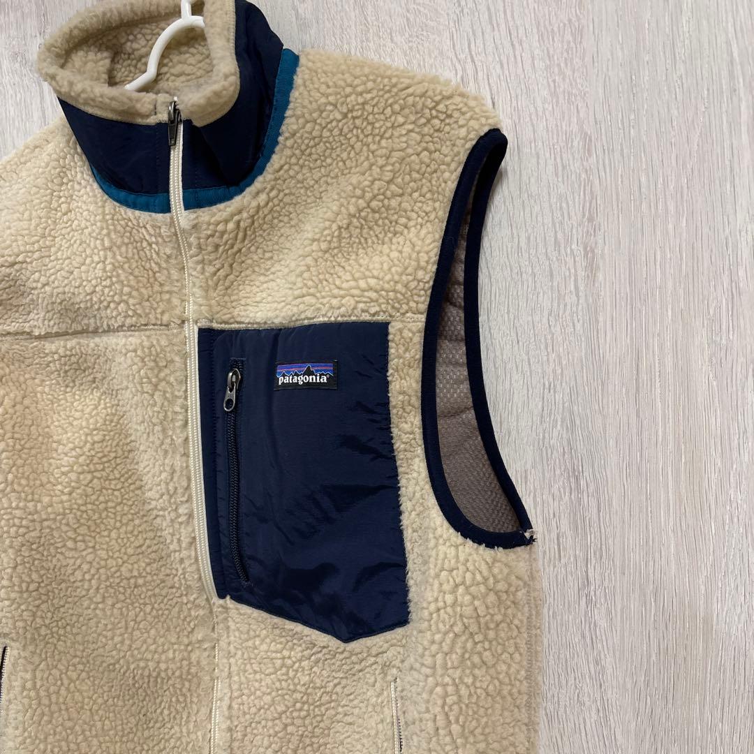 patagonia フリース ベスト ベージュ/ネイビー