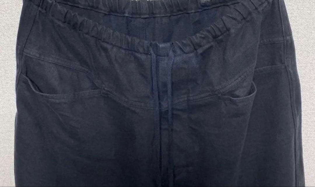 COMOLI 25SS ブラックドリルテーパードパンツ 2