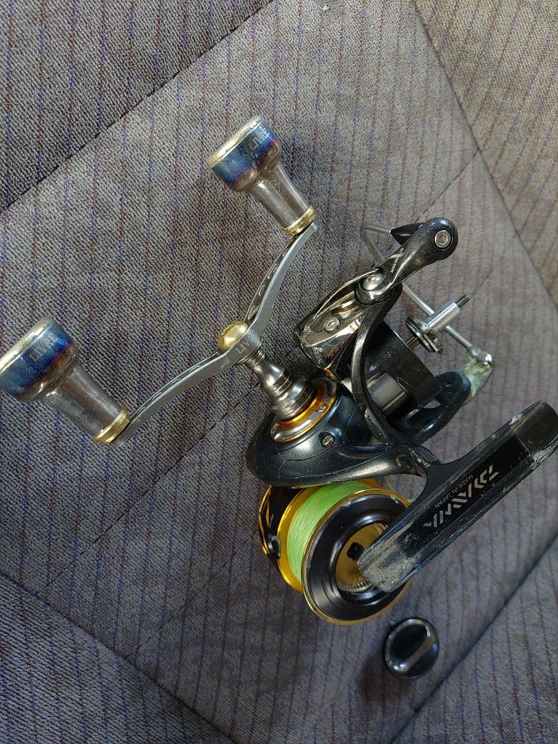 DAIWA スピニングリール ブラック/グリーン