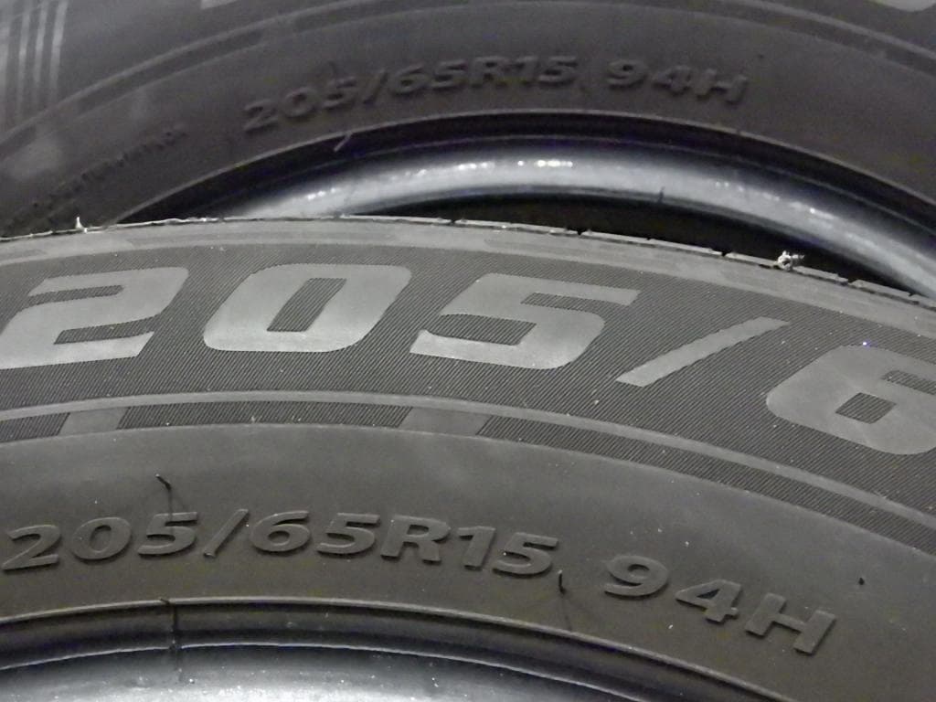 ①ちゆとろママ専用 205/65R15 ZEETEX 夏タイヤ 2本