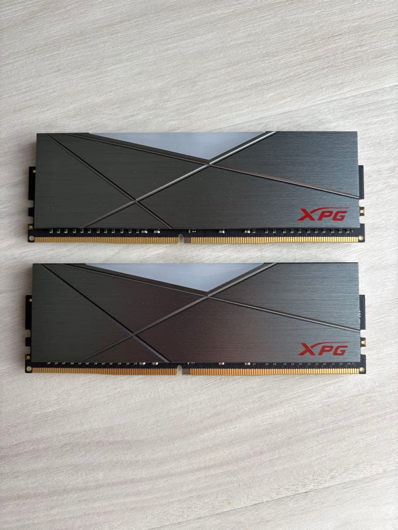 メモリー XPG DDR4 D50 RGB 32GB (2x16GB) 3200
