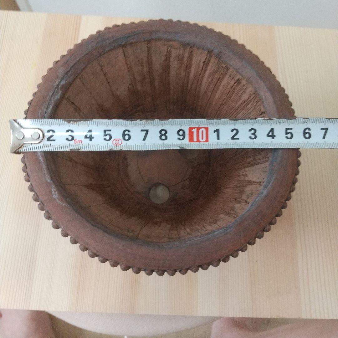 陶器製 円形花器 鋲打ち手彫り模様 富船植木鉢